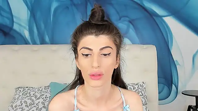 SkinnyDolly online show from 10/25/25, 02:08