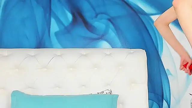 SkinnyDolly online show from 05/02/26, 04:06