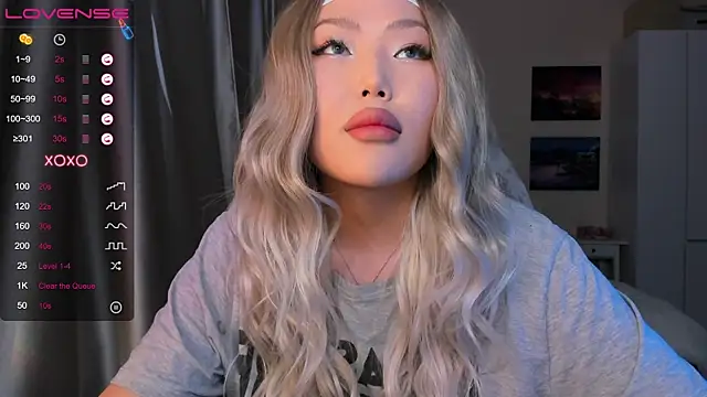 Snapshot of uko_sa chatting on 12/17/24, 01:38 uko sa online show from 12/17/24, 01:38