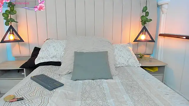 JulianaWaldo online show from 01/28/25, 01:27