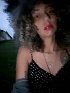 Snapshot of tucurly_latina chatting on 01/01/25, 11:40 tucurly latina online show from 01/01/25, 11:40