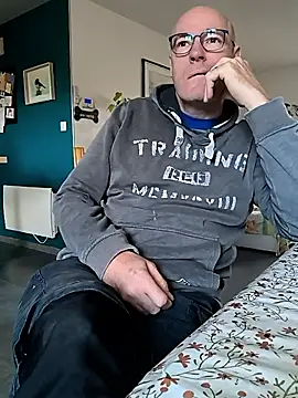 bogland33 online show from 10/28/25, 07:56