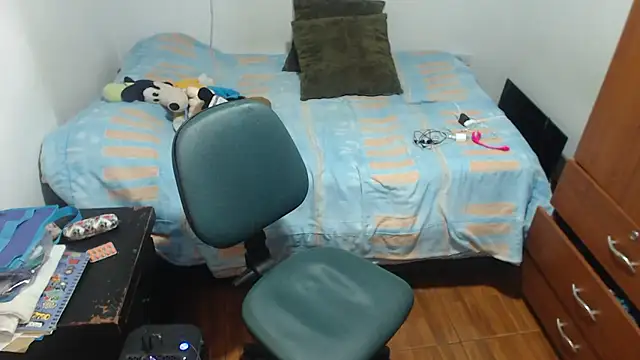 carolina linarez69 online show from 10/04/25, 11:25