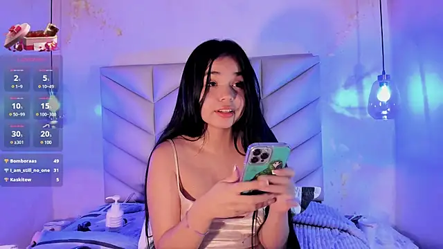 Snapshot of AuroraFiore chatting on 02/08/25, 04:47 AuroraFiore online show from 02/08/25, 04:47