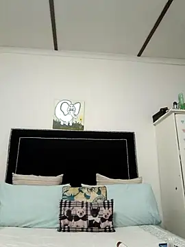 Snapshot of contagiousqueen chatting on 02/17/26, 06:21 contagiousqueen online show from 02/17/26, 06:21