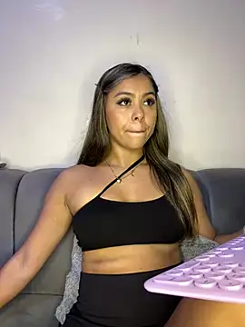 tuckersabrina online show from 12/10/24, 11:51