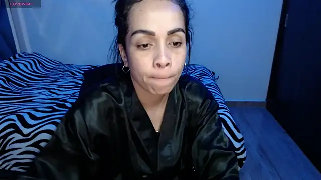 Snapshot of Amber_Lovely chatting on 10/04/25, 12:19 Amber Lovely online show from 10/04/25, 12:19