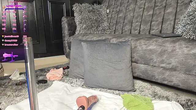 kinky polar online show from 12/24/24, 08:00