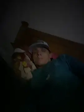 Snapshot of devinshd chatting on 02/14/25, 04:58 devinshd online show from 02/14/25, 04:58