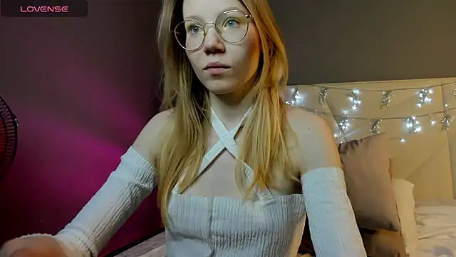 Snapshot of Esme_Runn chatting on 01/10/25, 09:55 Esme Runn online show from 01/10/25, 09:55