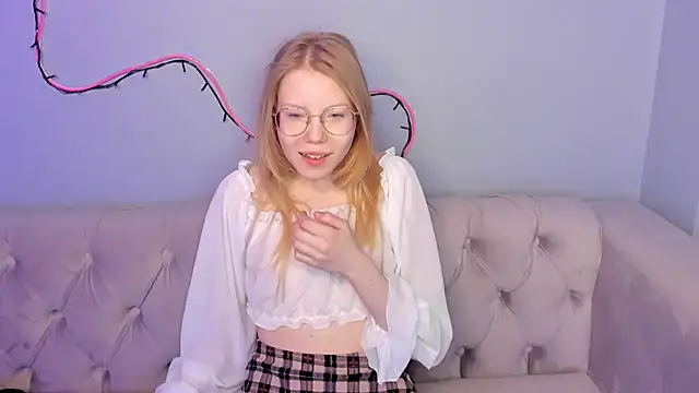 Snapshot of Esme_Runn chatting on 01/29/25, 03:47 Esme Runn online show from 01/29/25, 03:47