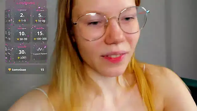 Snapshot of Esme_Runn chatting on 02/01/25, 10:05 Esme Runn online show from 02/01/25, 10:05