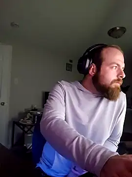 Snapshot of SirYummy18 chatting on 12/08/24, 08:09 SirYummy18 online show from 12/08/24, 08:09