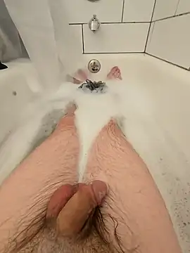 Snapshot of SirYummy18 chatting on 01/19/25, 04:44 SirYummy18 online show from 01/19/25, 04:44