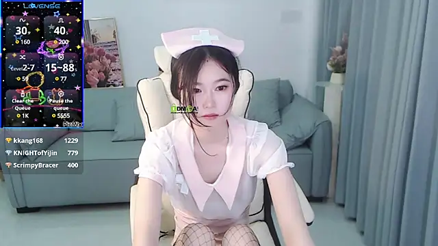 Snapshot of YiJin-a chatting on 12/30/24, 11:15 YiJin-a online show from 12/30/24, 11:15