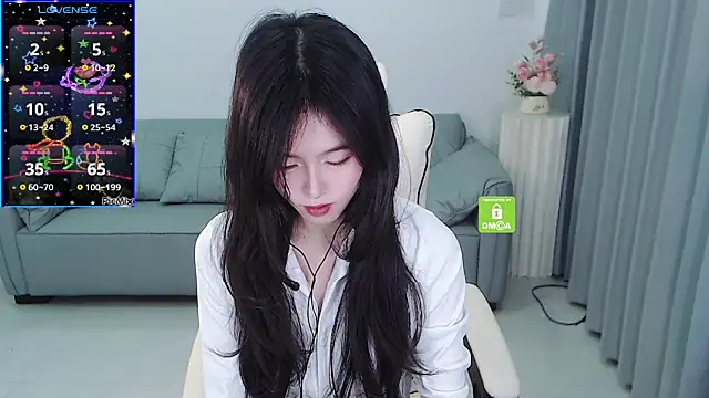 Snapshot of YiJin-a chatting on 02/04/25, 03:26 YiJin-a online show from 02/04/25, 03:26