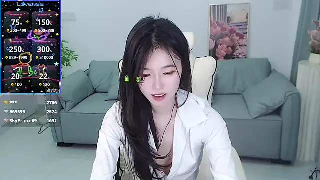 Snapshot of YiJin-a chatting on 02/15/25, 05:39 YiJin-a online show from 02/15/25, 05:39