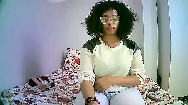 Down to earth girl online show from 12/17/24, 02:11