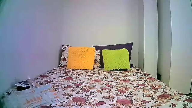 Down to earth girl online show from 12/20/24, 10:16