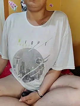 Snapshot of paula_thompson2 chatting on 02/16/25, 12:21 paula thompson2 online show from 02/16/25, 12:21