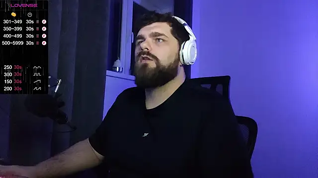 Snapshot of KingMarti chatting on 01/08/26, 10:12 KingMarti online show from 01/08/26, 10:12