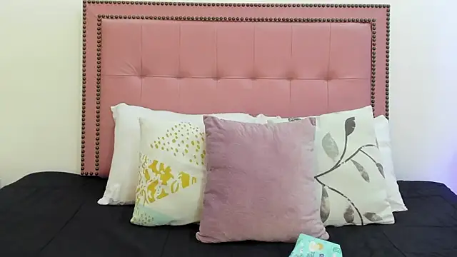 CarolinaGlamour online show from 02/10/25, 07:49