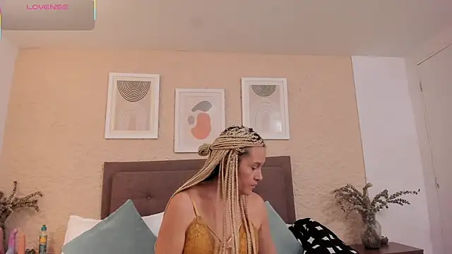 CarolinaGlamour online show from 09/15/25, 02:22