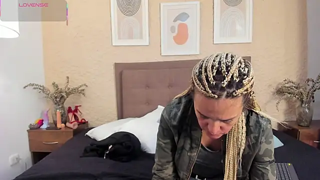 CarolinaGlamour online show from 09/24/25, 02:59