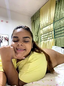 Snapshot of Evabigass chatting on 11/08/25, 10:30 Evabigass online show from 11/08/25, 10:30