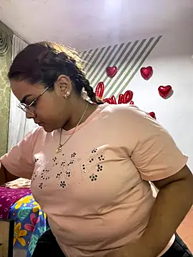 Snapshot of Evabigass chatting on 11/28/25, 10:45 Evabigass online show from 11/28/25, 10:45