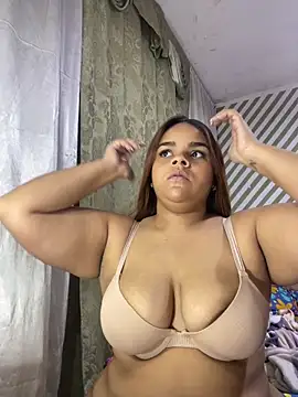 Snapshot of Evabigass chatting on 03/06/26, 09:22 Evabigass online show from 03/06/26, 09:22