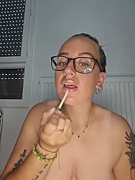 lindsay 33off online show from 06/24/26, 06:45