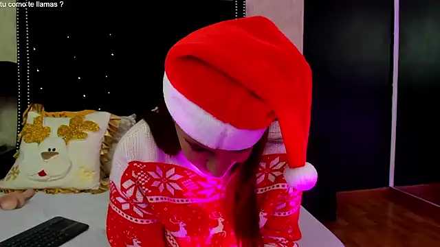 Snapshot of RoxieJackson chatting on 12/14/24, 02:53 RoxieJackson online show from 12/14/24, 02:53