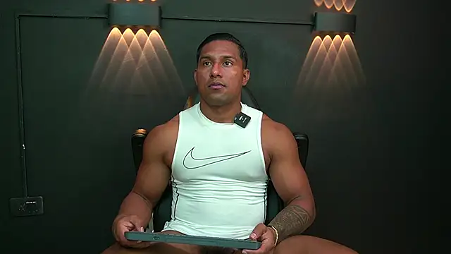 Snapshot of CallumMuscle chatting on 01/07/25, 12:34 CallumMuscle online show from 01/07/25, 12:34