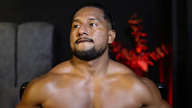 Snapshot of CallumMuscle chatting on 11/18/25, 12:42 CallumMuscle online show from 11/18/25, 12:42