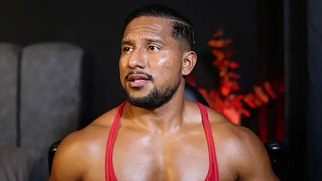 Snapshot of CallumMuscle chatting on 11/20/25, 01:50 CallumMuscle online show from 11/20/25, 01:50