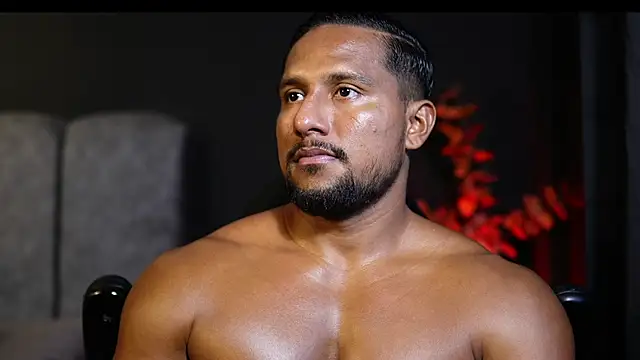 Snapshot of CallumMuscle chatting on 11/22/25, 03:00 CallumMuscle online show from 11/22/25, 03:00