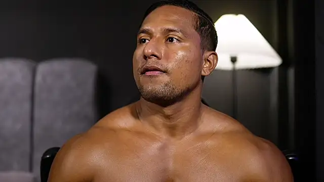 Snapshot of CallumMuscle chatting on 11/29/25, 01:47 CallumMuscle online show from 11/29/25, 01:47