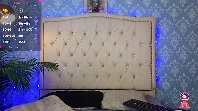 evafoxs online show from 09/16/25, 09:38