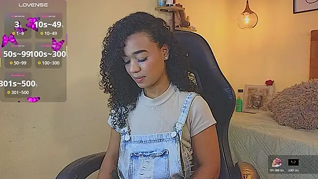 evafoxs online show from 12/18/25, 10:49