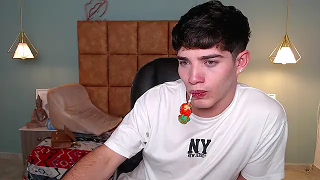 Snapshot of AlejooTwink chatting on 01/15/25, 11:30 AlejooTwink online show from 01/15/25, 11:30