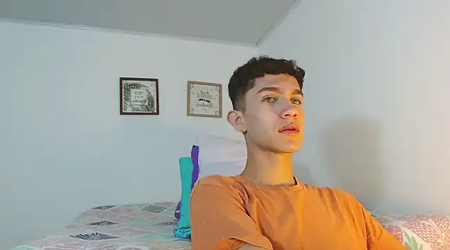 Noah tyler  online show from 12/10/24, 07:54