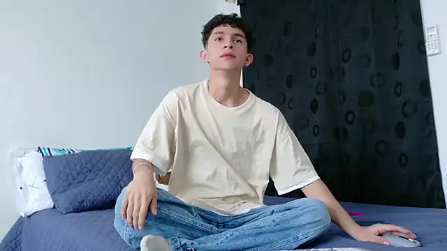 Noah tyler  online show from 10/28/25, 05:48