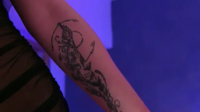 IvyRaven online show from 11/07/25, 07:36