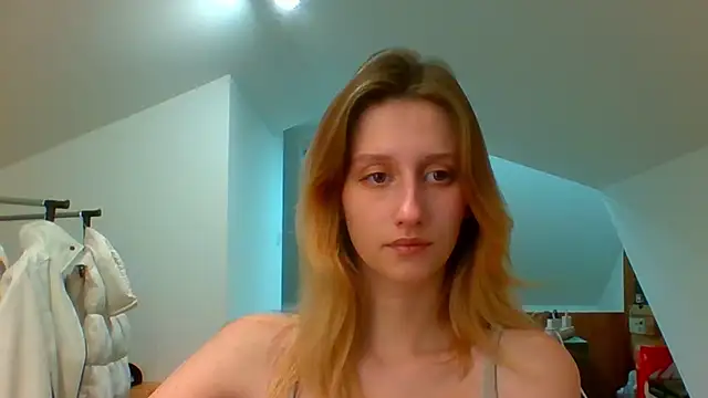 LUNA delight online show from 12/20/24, 02:49