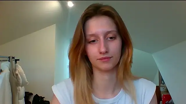 LUNA delight online show from 12/30/24, 12:09