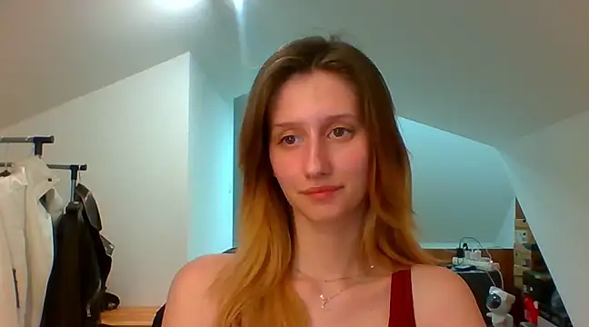 LUNA delight online show from 02/05/25, 05:42