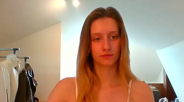 LUNA delight online show from 02/28/25, 10:52