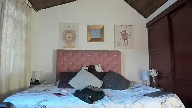 CelessteRedds online show from 11/27/25, 11:23