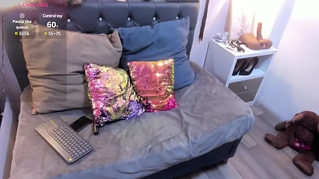 Snapshot of Slut_Milf_ chatting on 02/22/25, 07:47 Slut Milf  online show from 02/22/25, 07:47